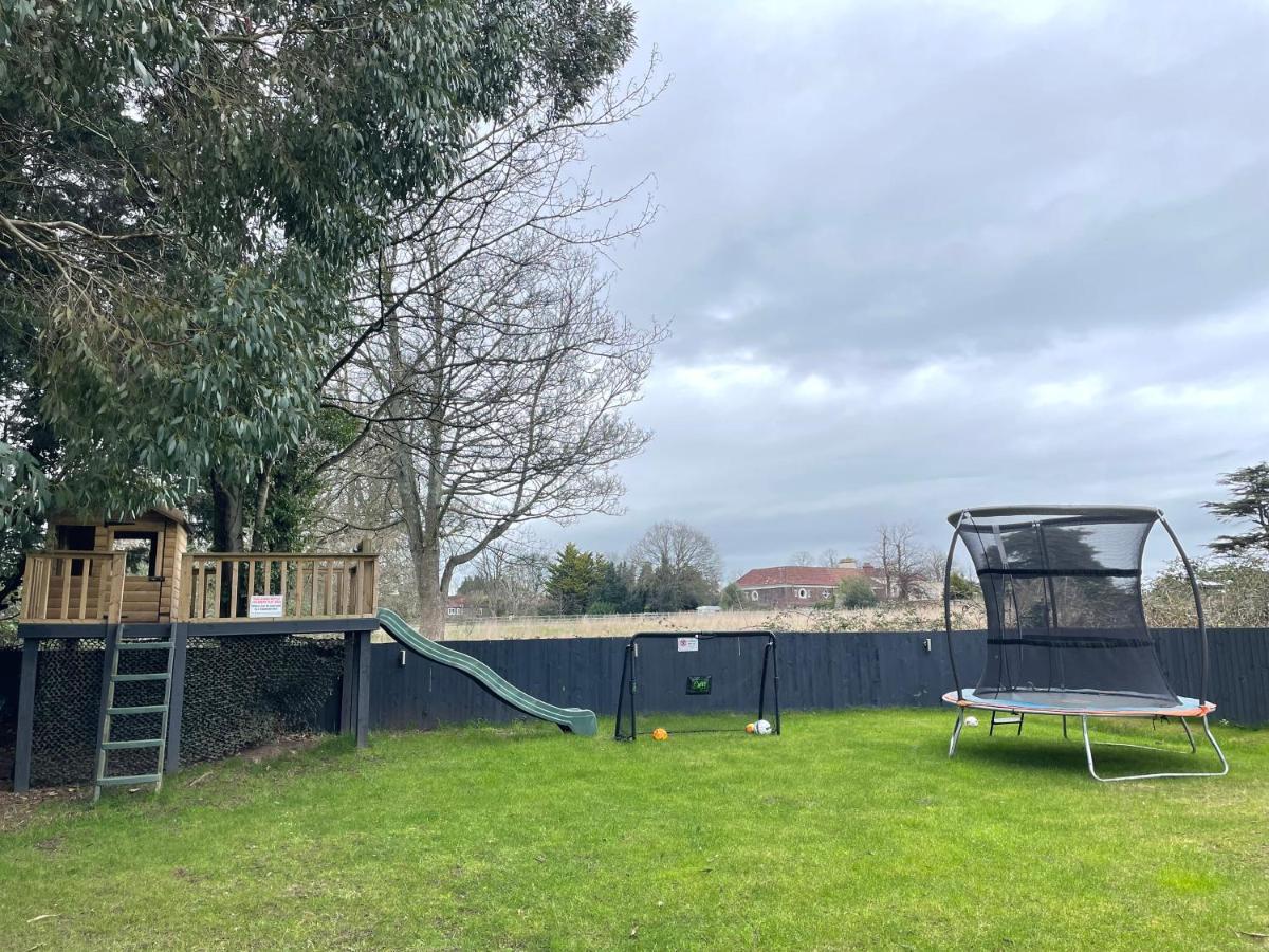 2 Bedroom Cosy Cottage With Hot Tub In Hambrook Close To Bristol City Centre ภายนอก รูปภาพ